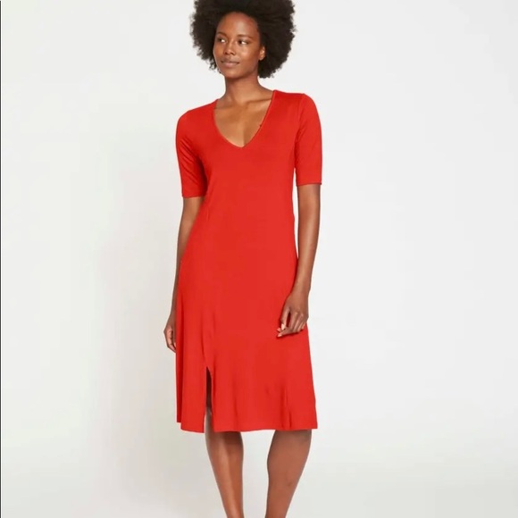 Universal Standard Dresses & Skirts - Universal Standard Poise V Midi Dress